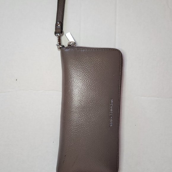 Authentic Michael Kors wallet - Picture 1 of 5